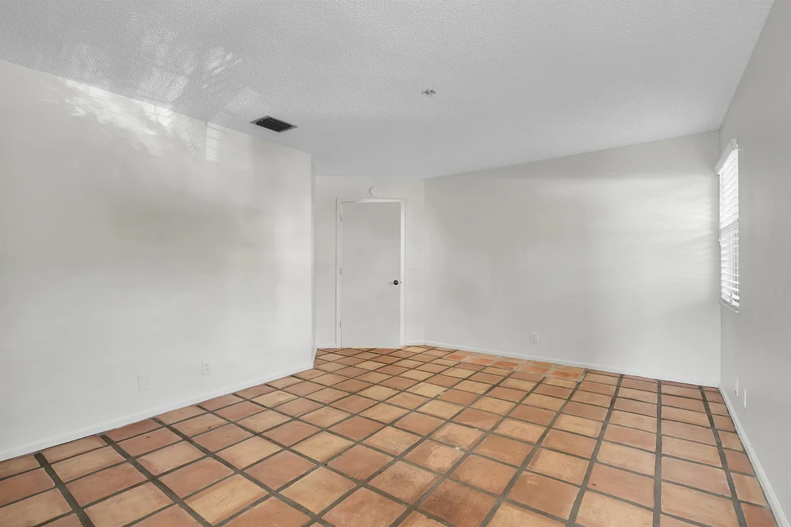 Photo of 1893 Discovery Way