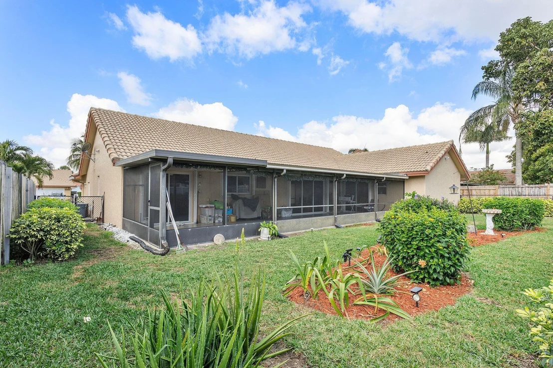 Photo of 9776 Sun Pointe Drive
