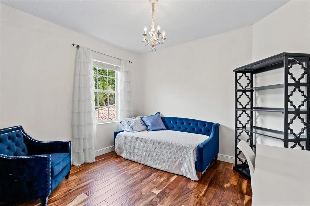 Photo of 4011 Community Drive