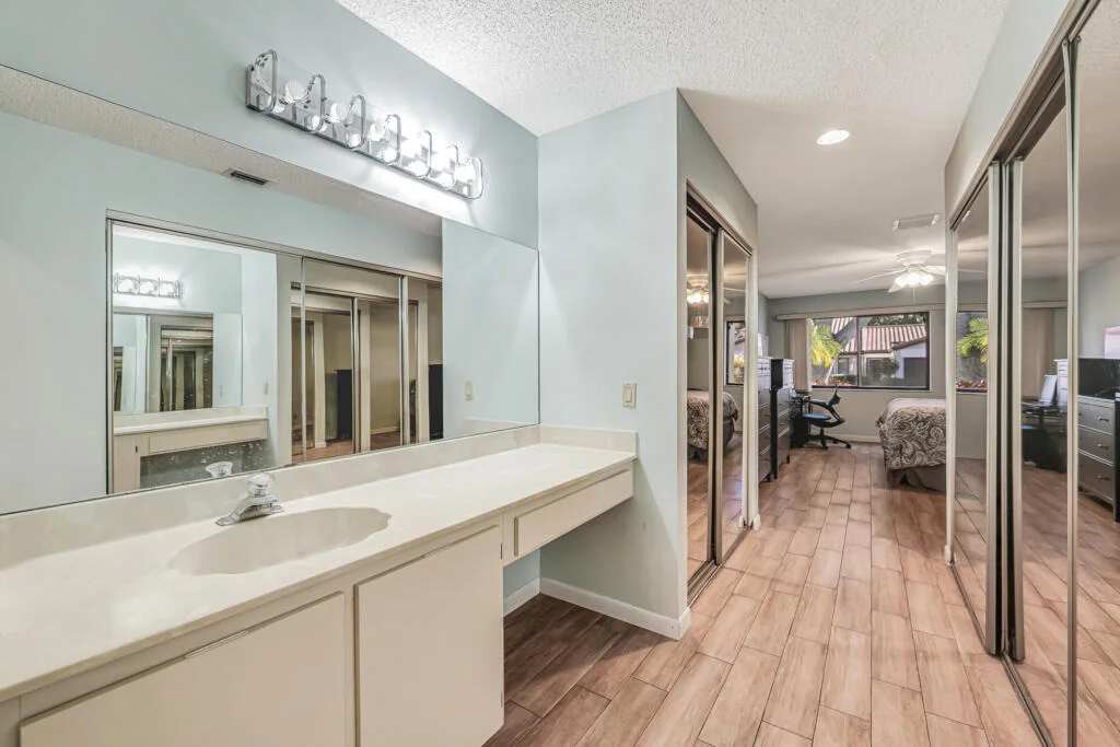 Photo of 6235 Kings Gate Circle