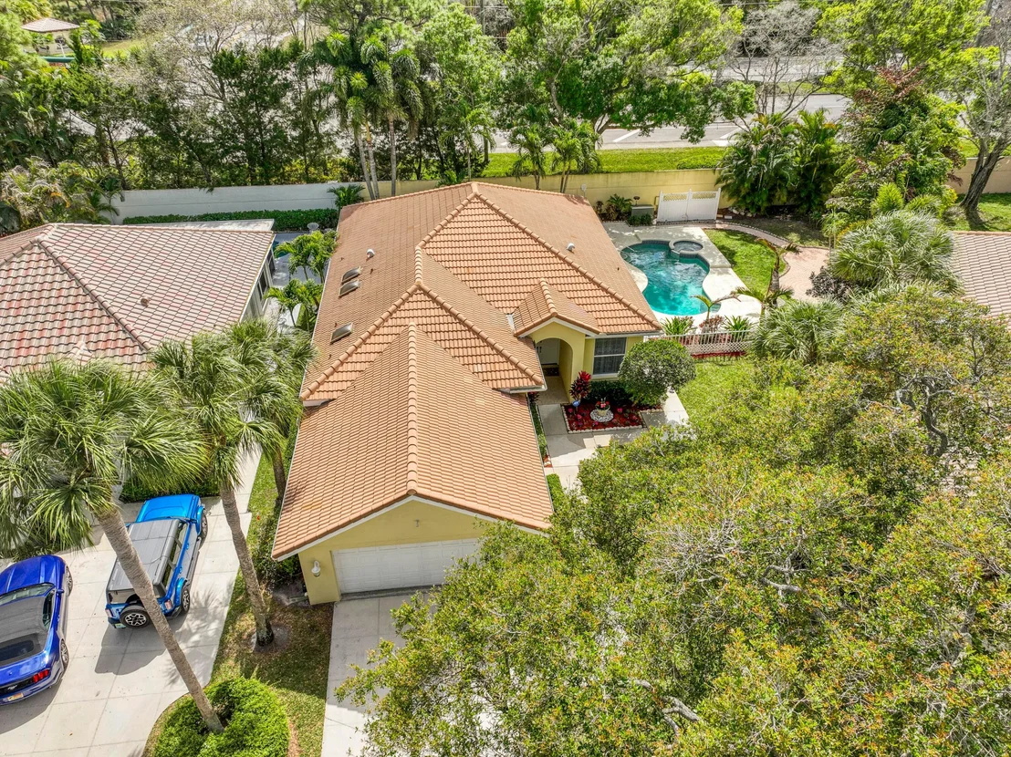 Photo of 190 S Hampton Drive