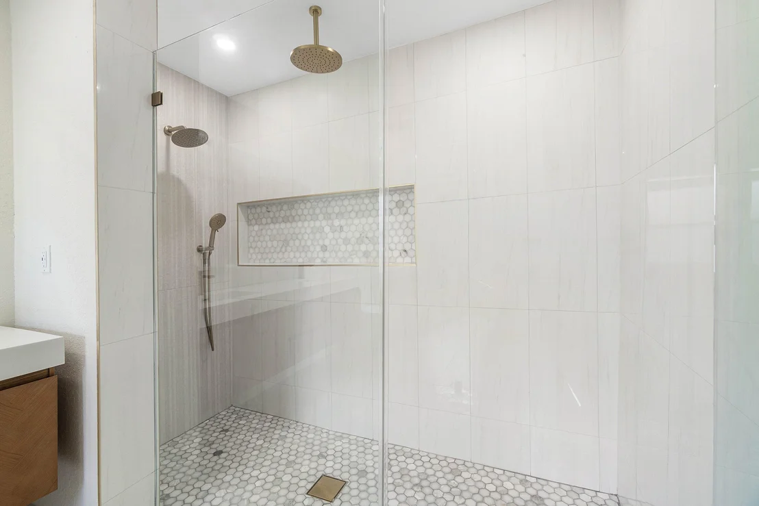 Photo of 4879 LINCOLN Road