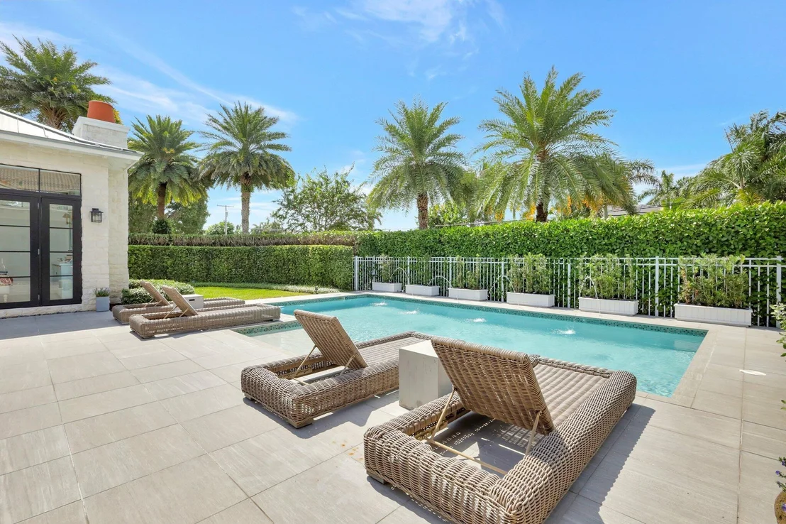 Photo of 18 Ridge Boulevard