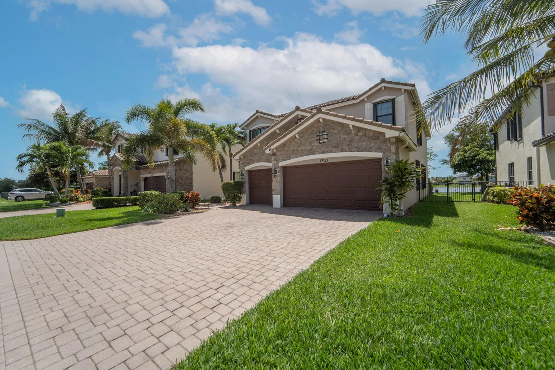 Photo of 4521 Willow Basin Way