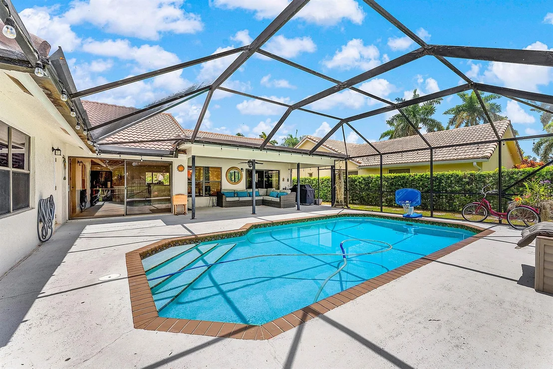 Photo of 9847 Sun Pointe Drive