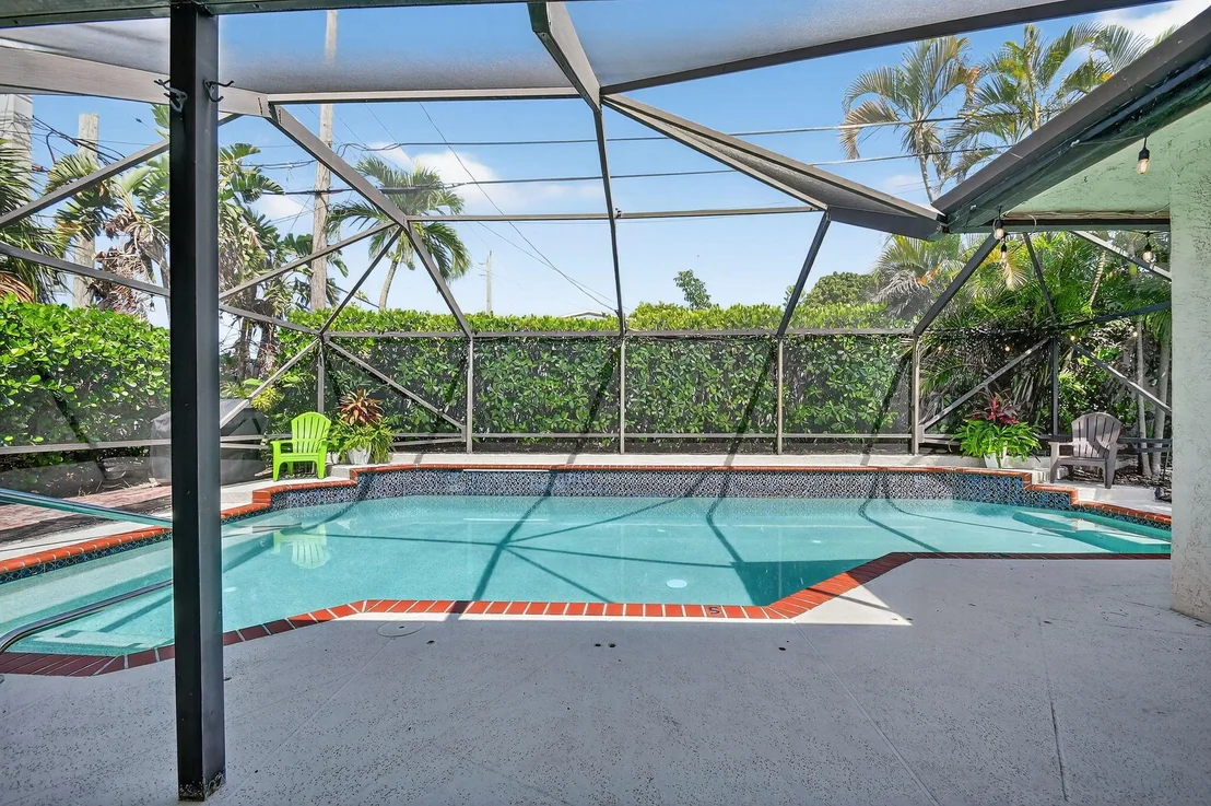 Photo of 1035 Soelca Drive