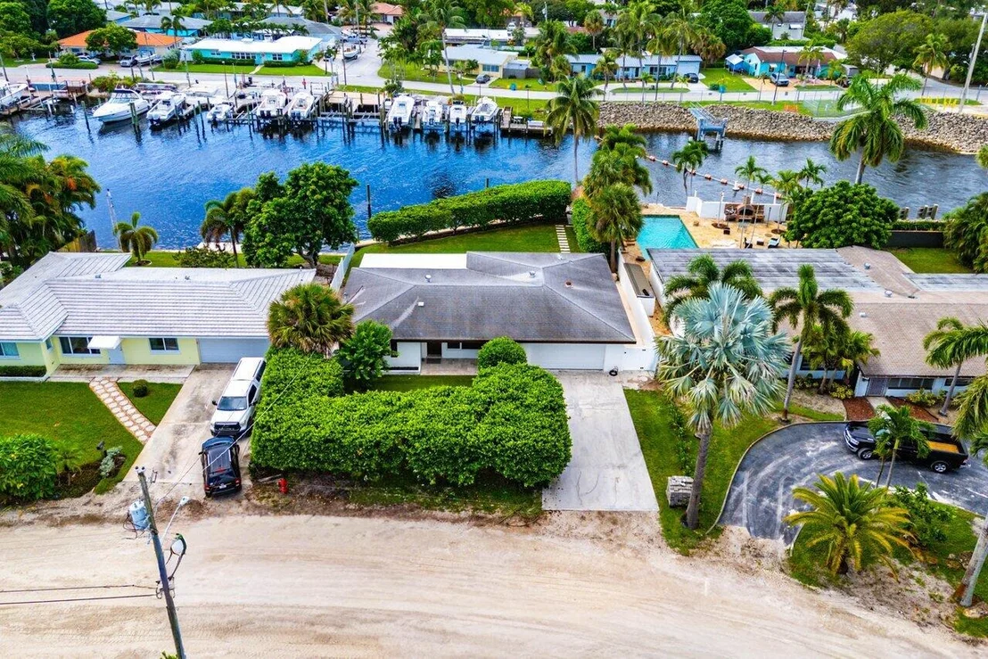 Photo of 638 Shore Drive