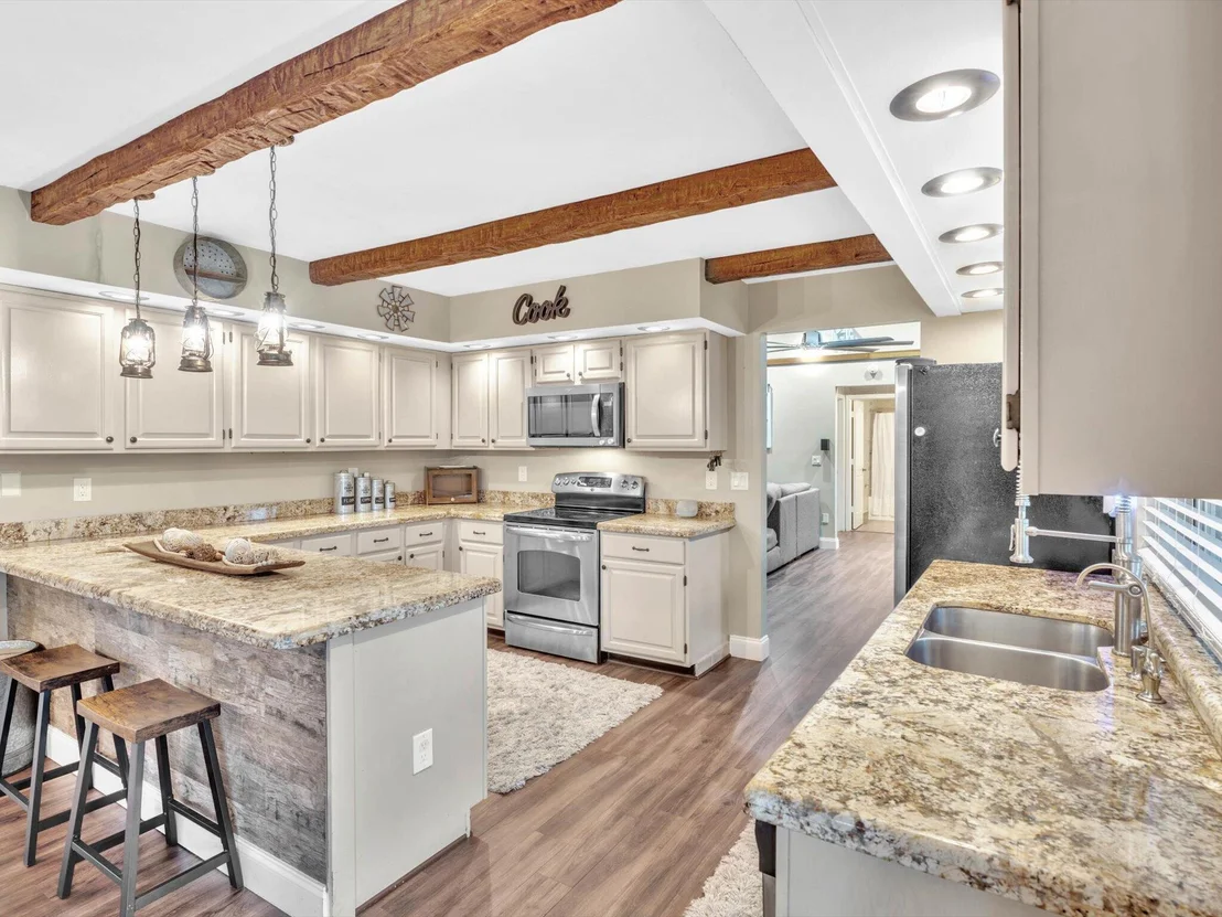 Photo of 9220 Lawrence Road