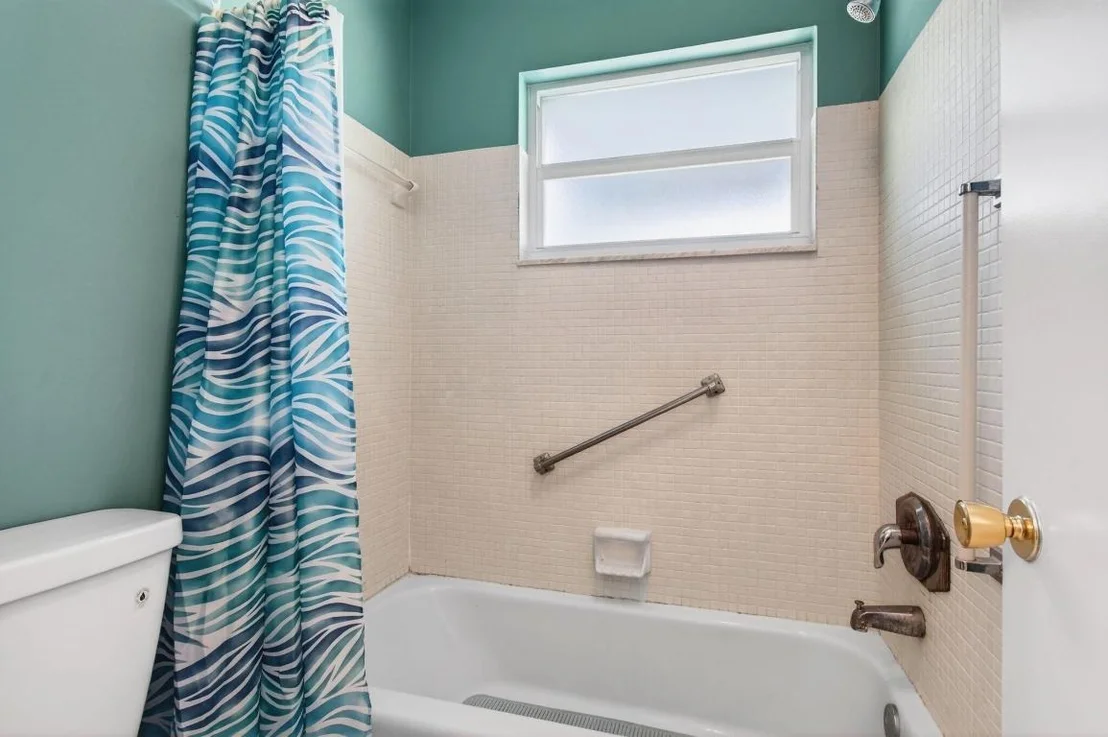 Photo of Unit D at 417 High Point Boulevard