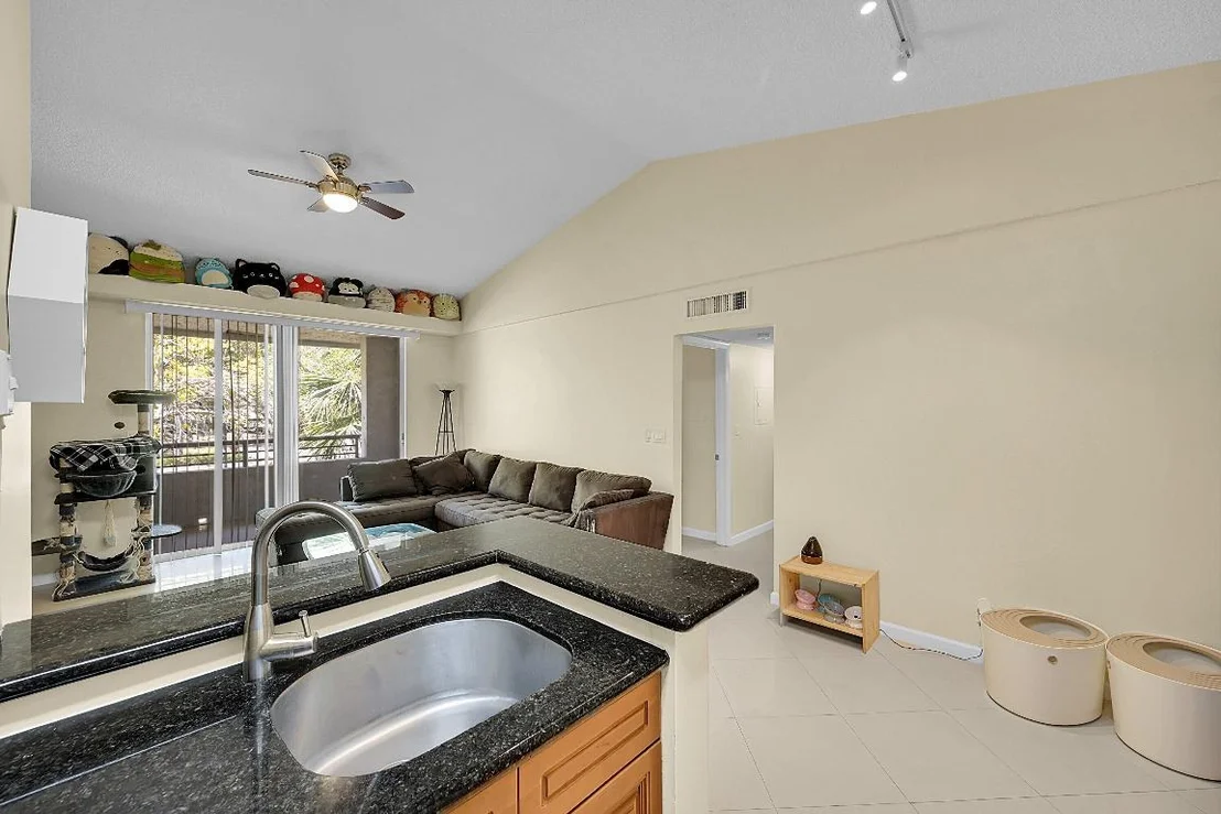 Photo of Unit 4201 at 931 Lyons Road