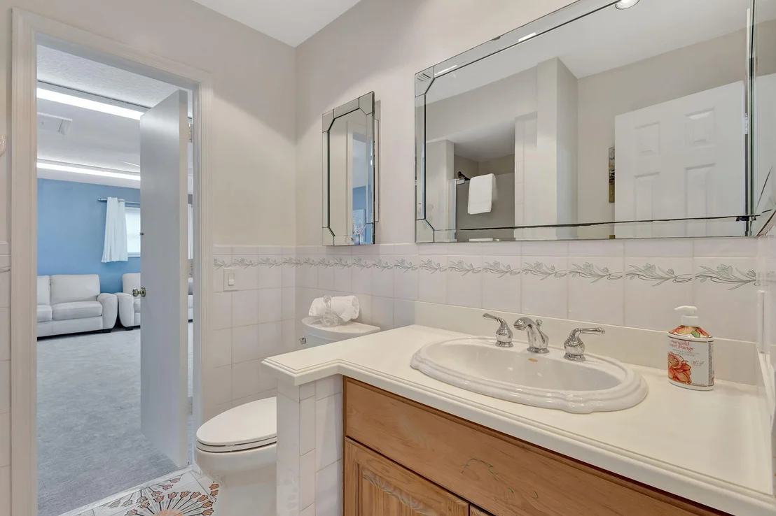 Photo of 1141 Pine Point Road