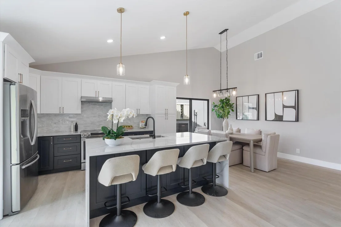 Photo of 9471 Sun Pointe Drive