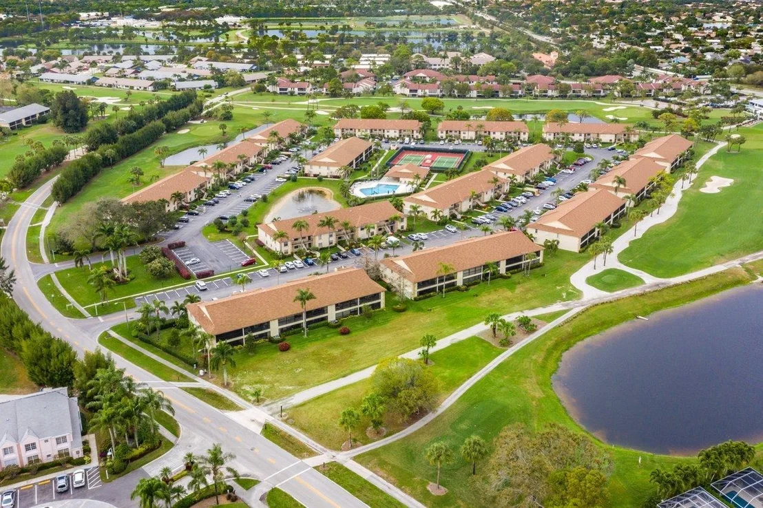 Photo of Unit A at 1501 Pinecrest Circle