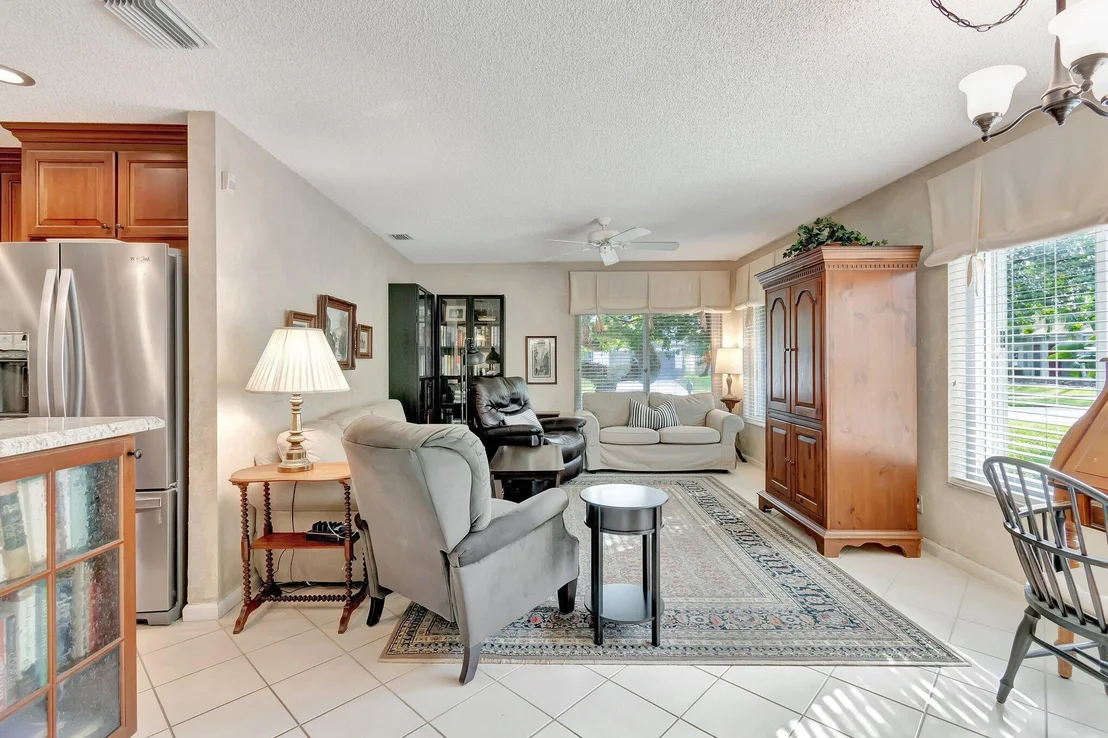 Photo of 6393 Lansdowne Circle