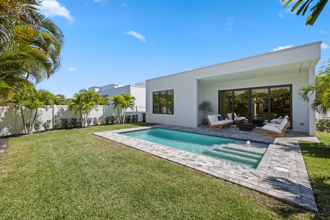 Photo of 655 Kingsbridge Street