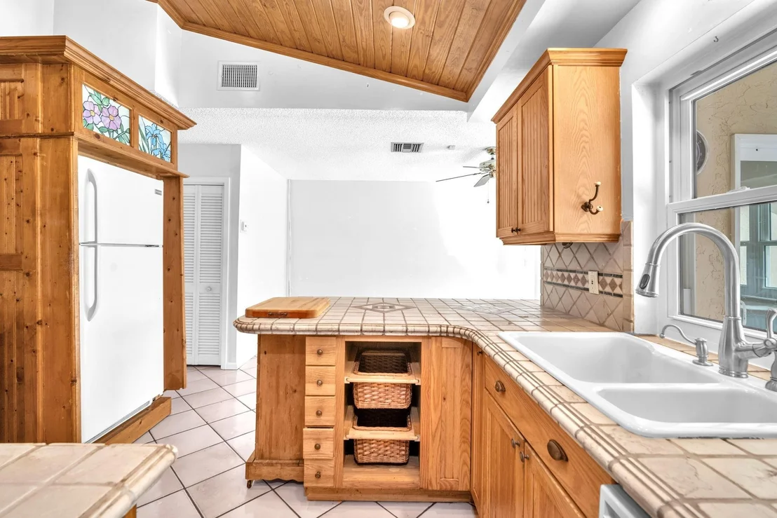 Photo of 5054 Beechwood Road