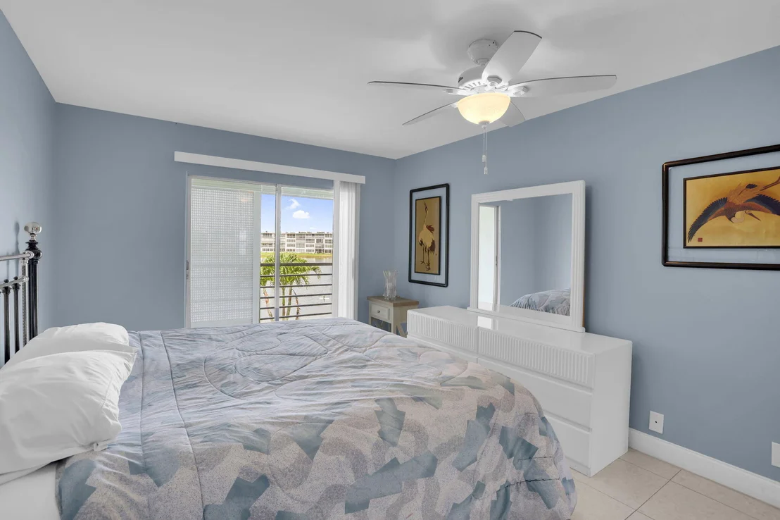 Photo of 2070 Exeter D