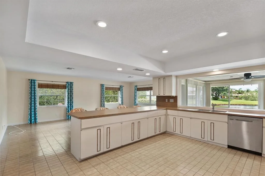Photo of 4935 King Palm Circle