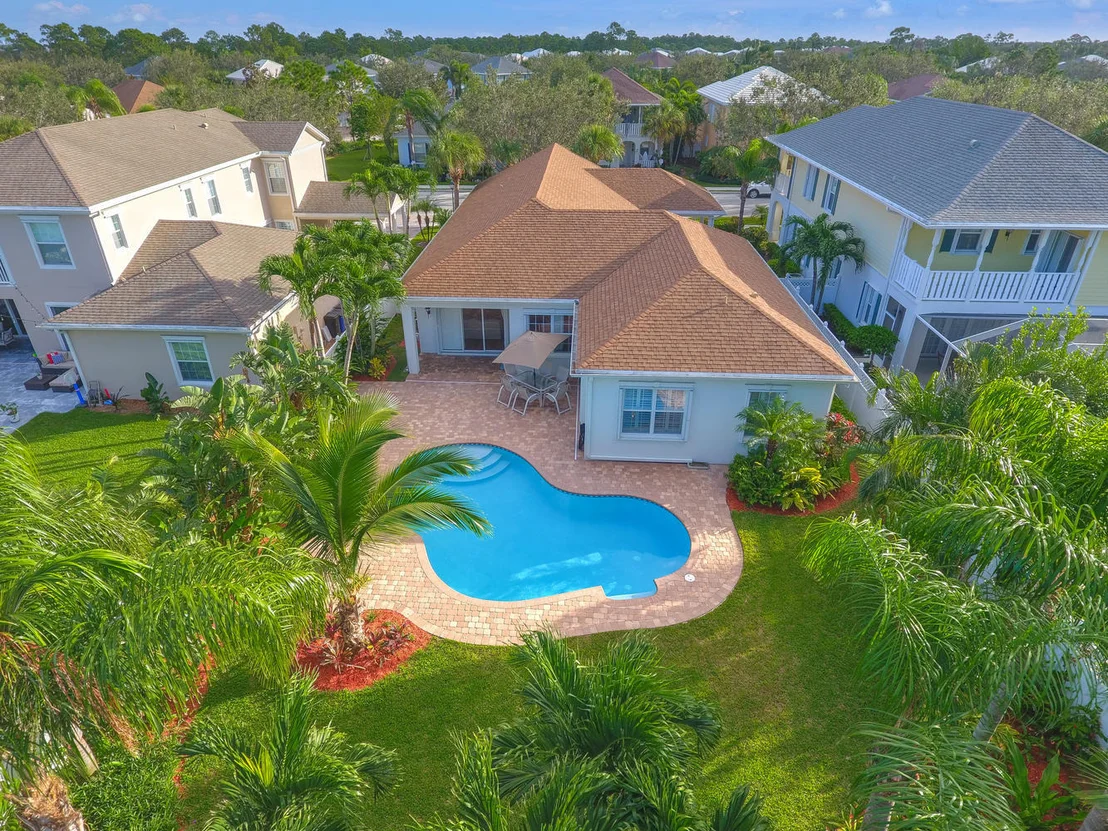 Photo of 1719 W Community Drive