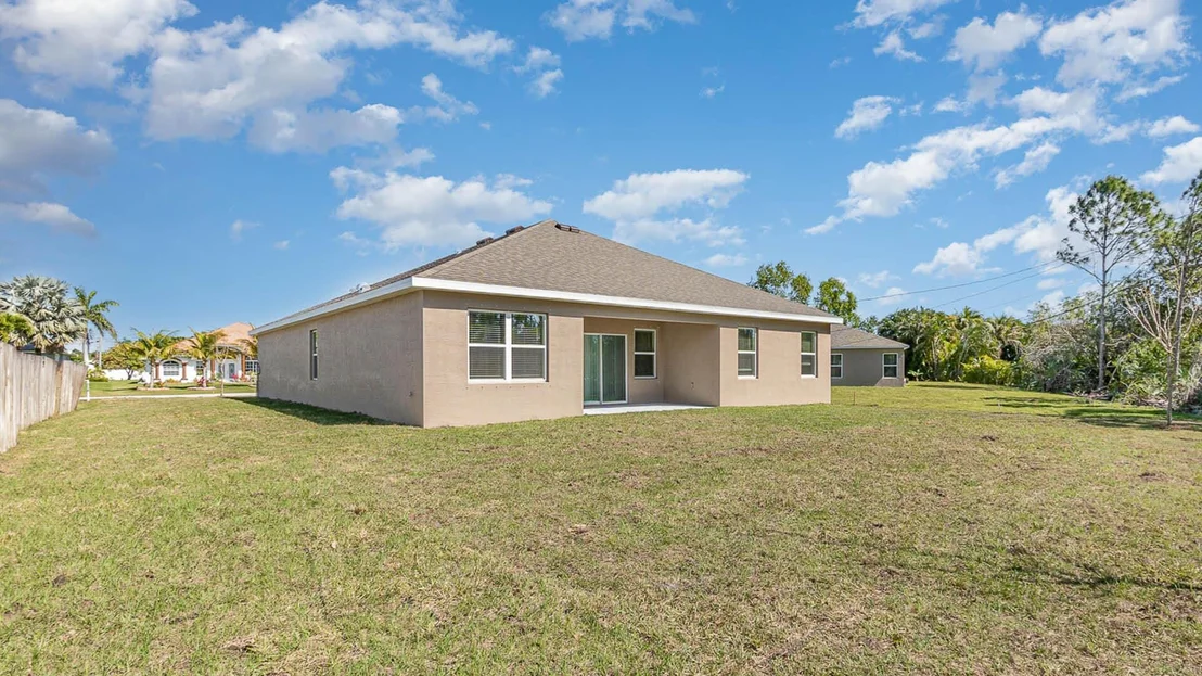 Photo of 2807 SE Eagle Drive