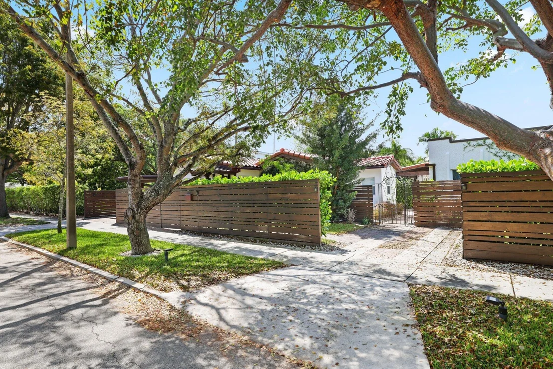 Photo of 706 Sunset Road
