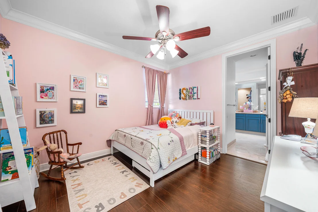 Photo of 8867 Starhaven Cove