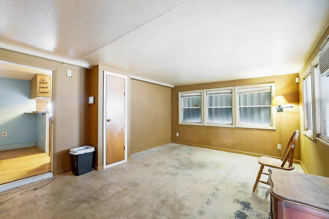 Photo of 8919 Palm Street
