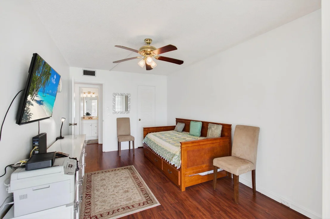 Photo of 2035 Cornwall B