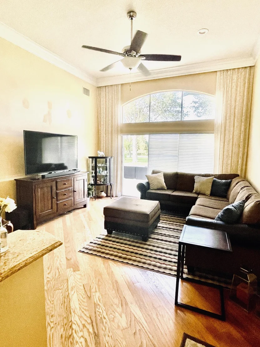 Photo of 7834 Manor Forest Boulevard