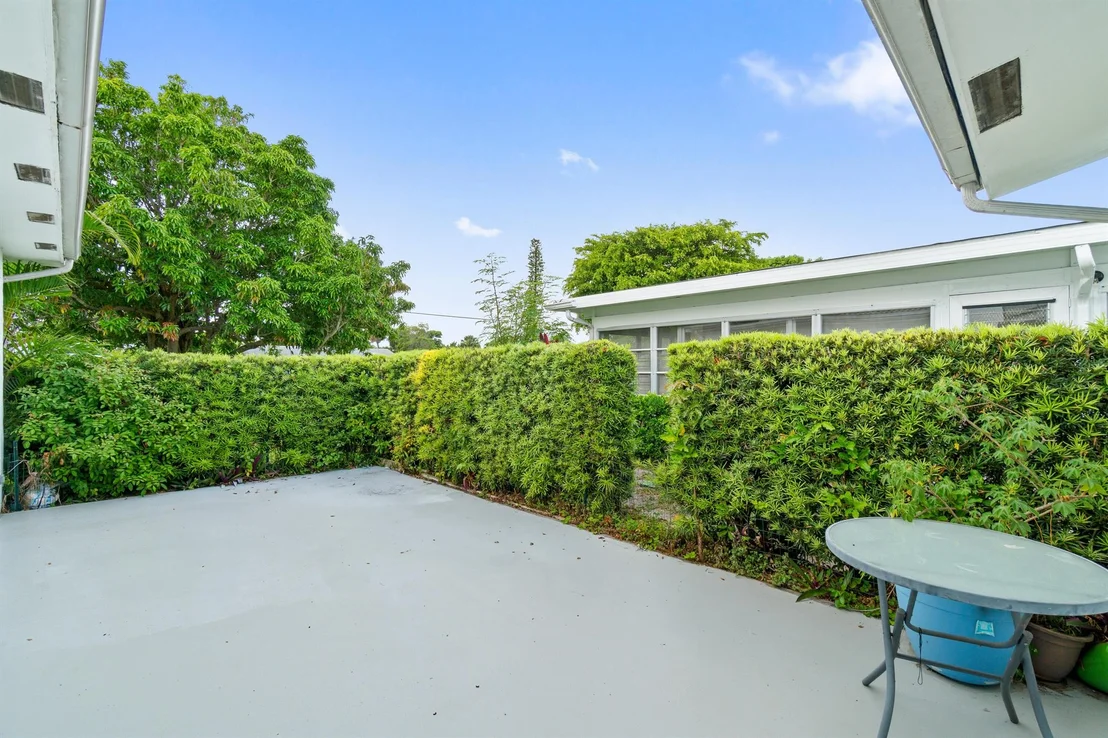 Photo of 2203 Campanelli Boulevard