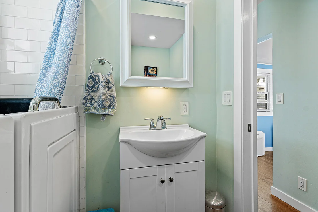 Photo of Unit K at 209 Java Drive