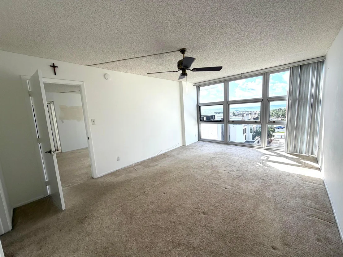 Photo of Unit 921 at 525 N OCEAN Boulevard N
