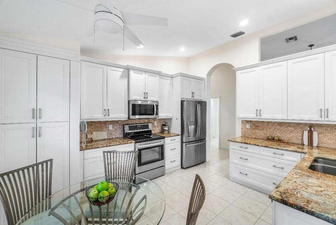 Photo of 6698 Sherbrook Drive
