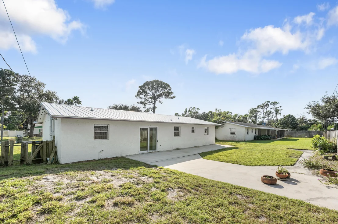 Photo of 1340 SE Sandpiper Lane