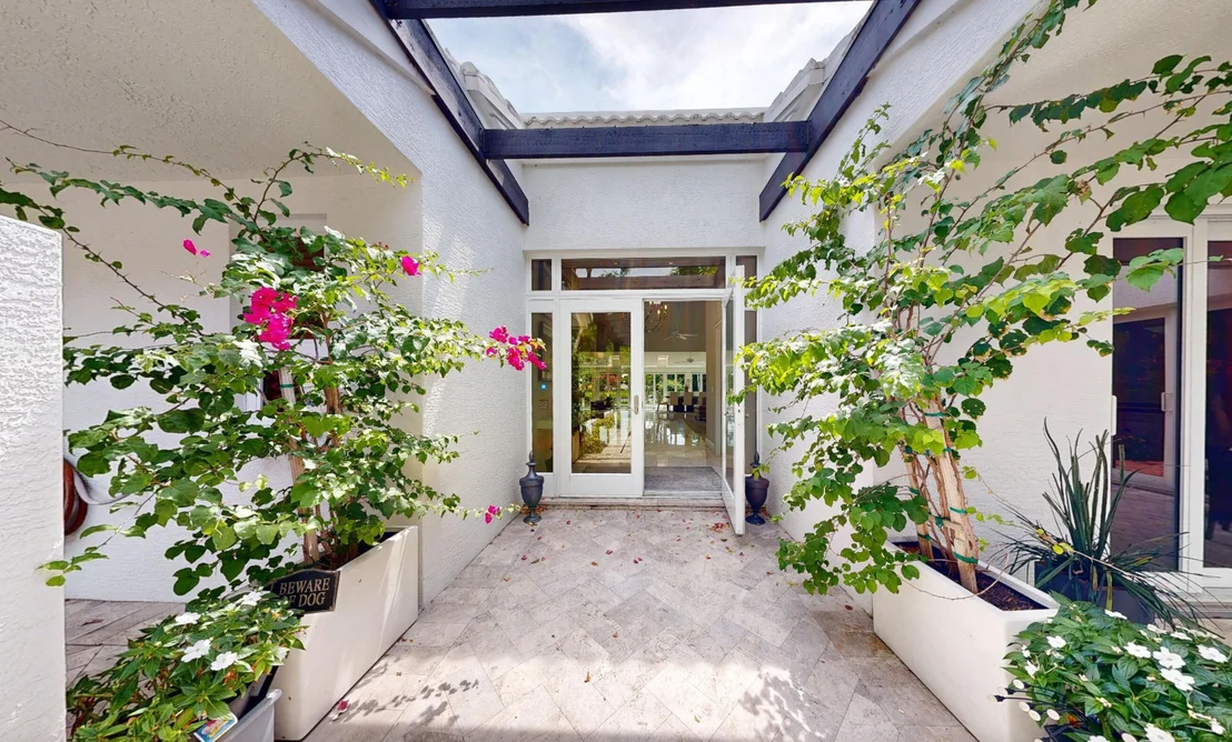 Photo of 355 Oakview Drive