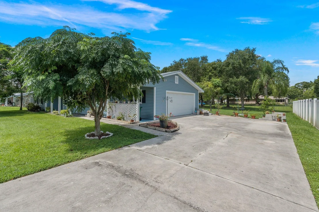 Photo of 5201 Seagrape Drive