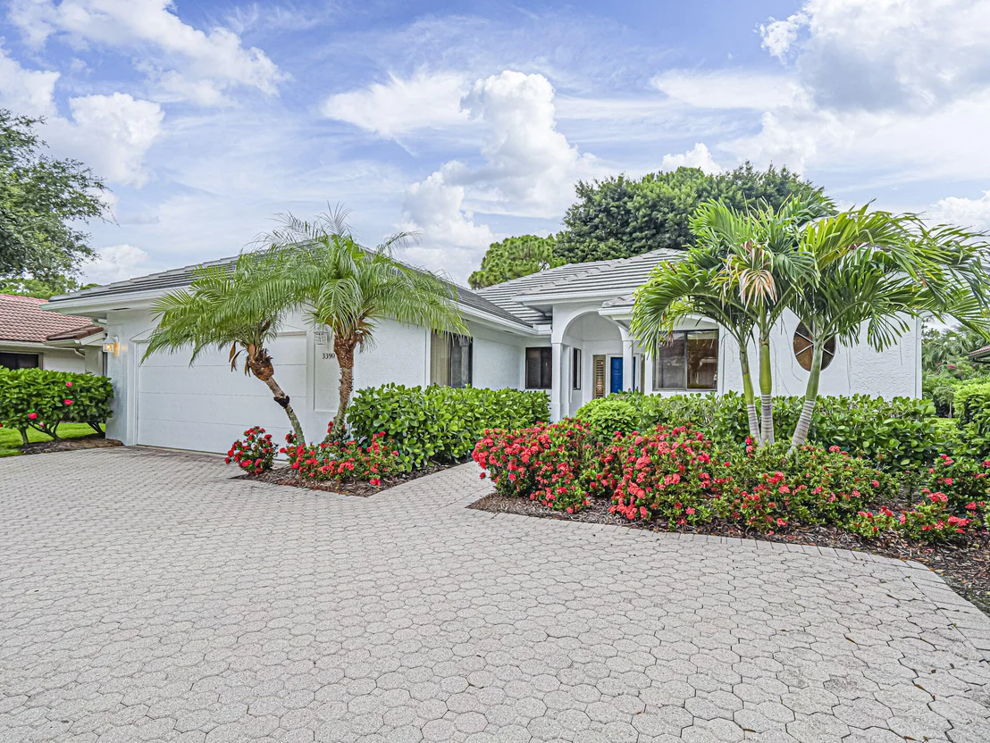 Photo of 3390 SE Putnam Court
