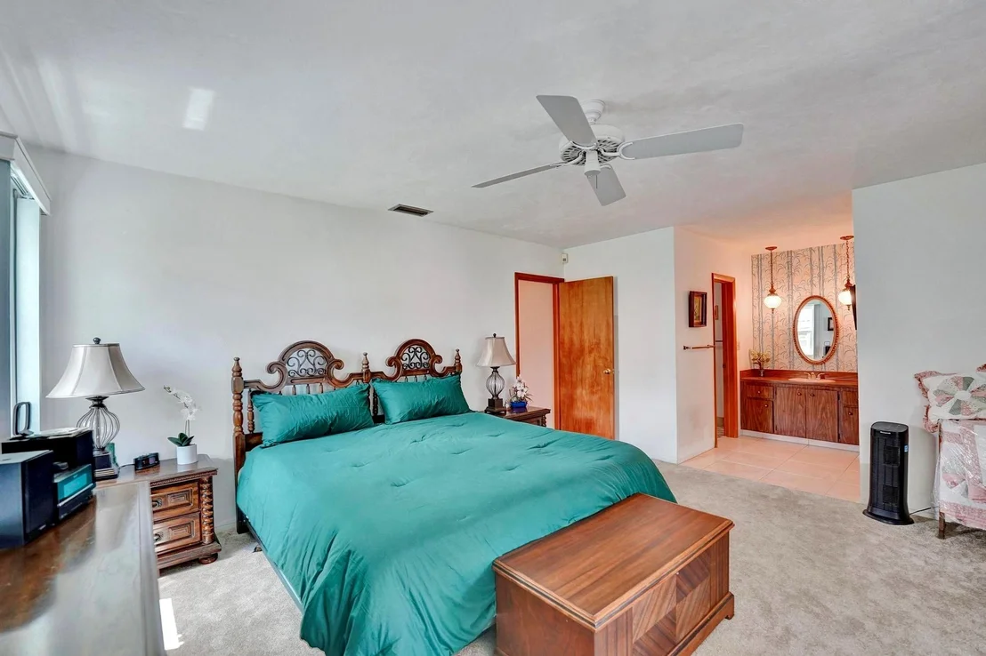 Photo of 211 SE 2nd Terrace