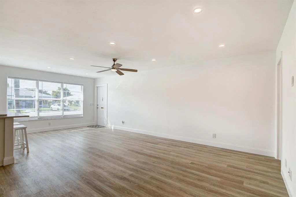 Photo of Unit B at 955 Circle Drive