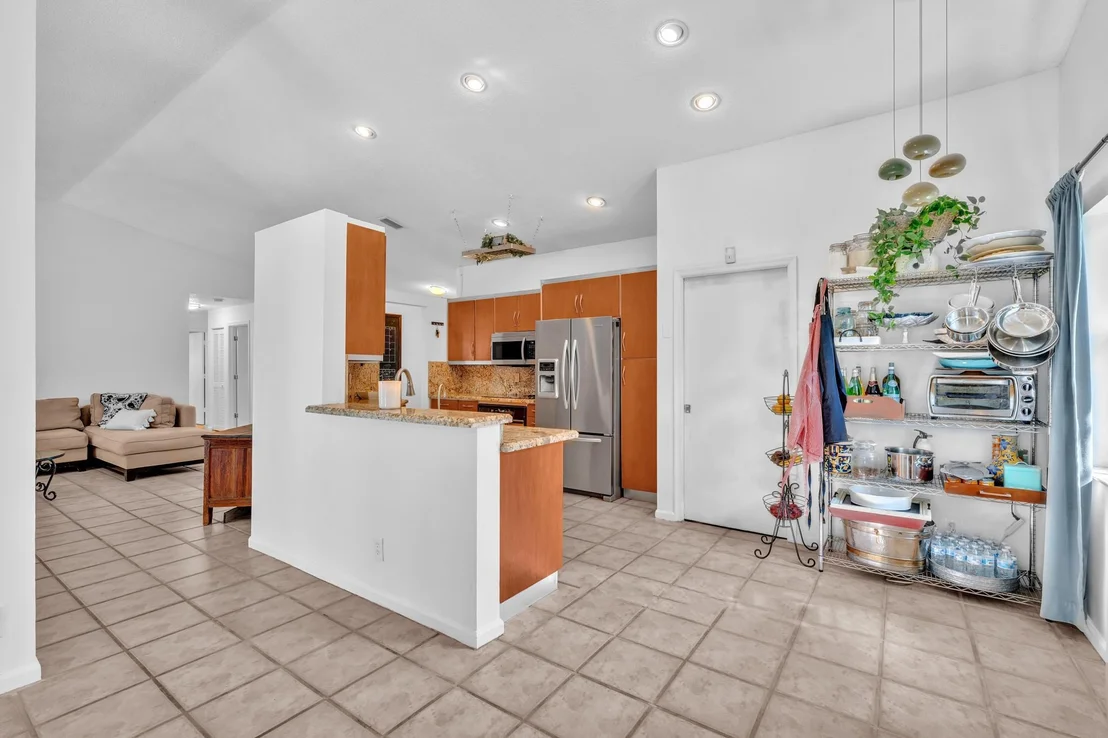 Photo of 498 Oregon Lane