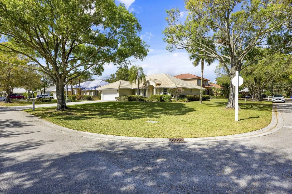 Photo of 1040 Egret Circle Circle N