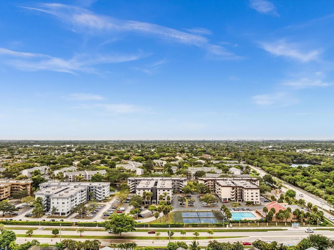 Photo of Unit 403 at 8010 Hampton Boulevard