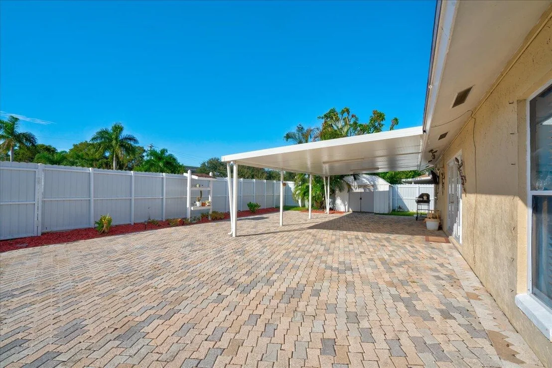 Photo of 4388 Mediterranean Road
