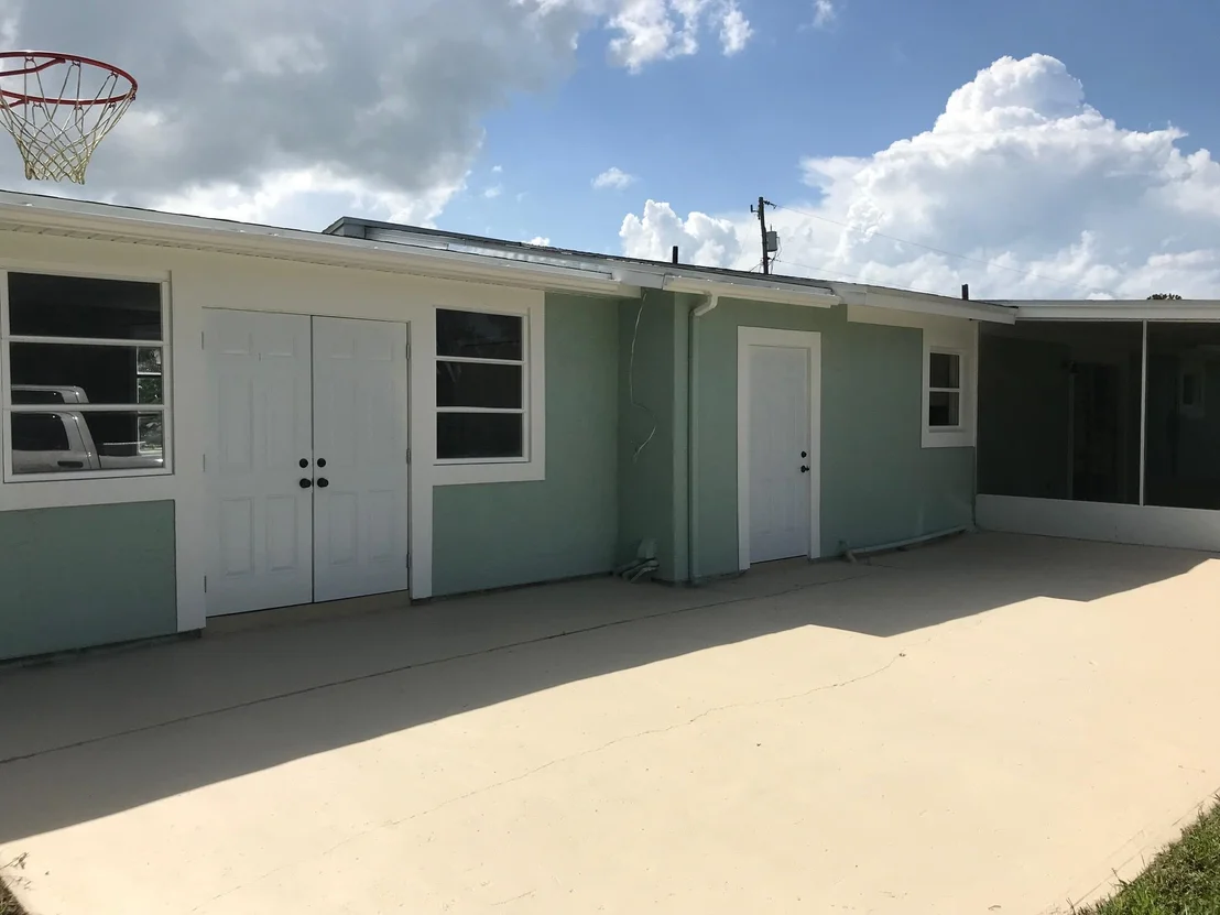 Photo of 990 Emerald Avenue