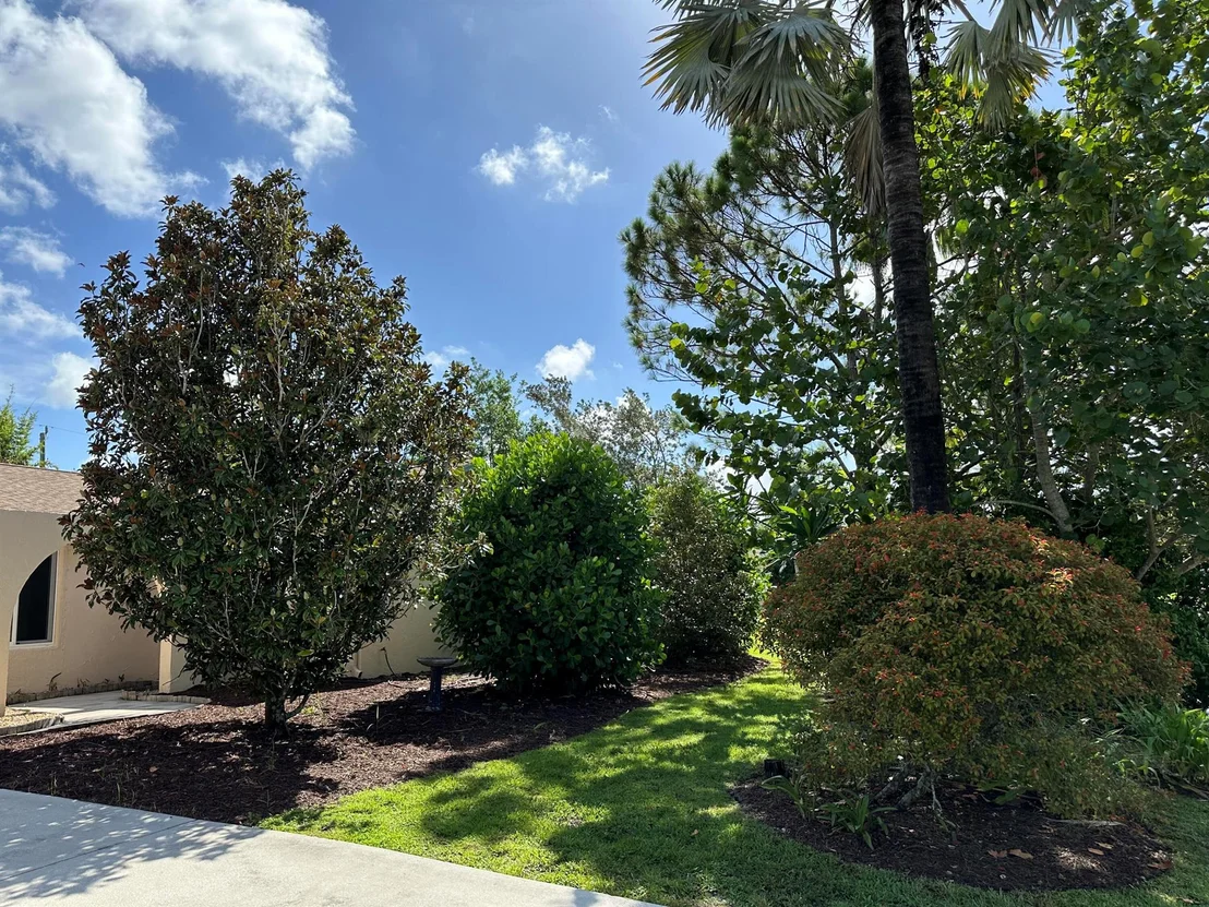 Photo of 44 W Cypress Road