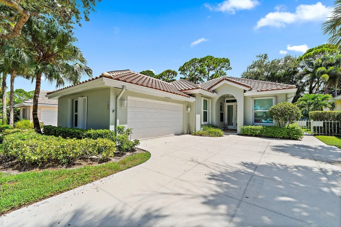 Photo of 188 S HAMPTON Drive
