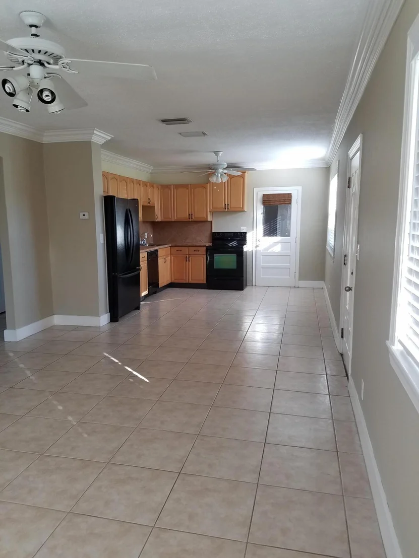 Photo of 726 SE 3rd Avenue