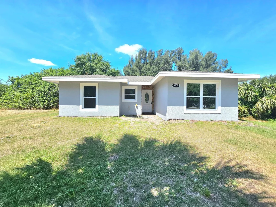 Photo of 3307 NW 35th Avenue