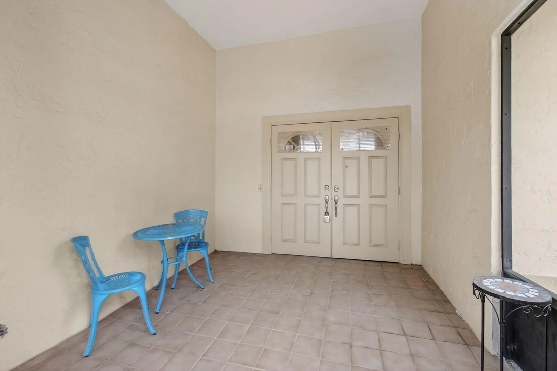Photo of 2925 Riviera Drive