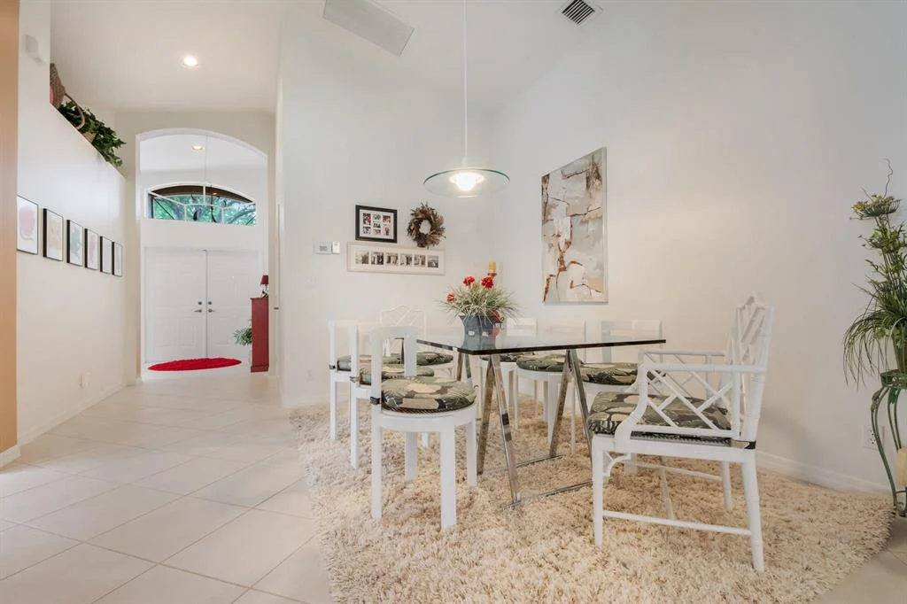 Photo of 6863 Viale Elizabeth